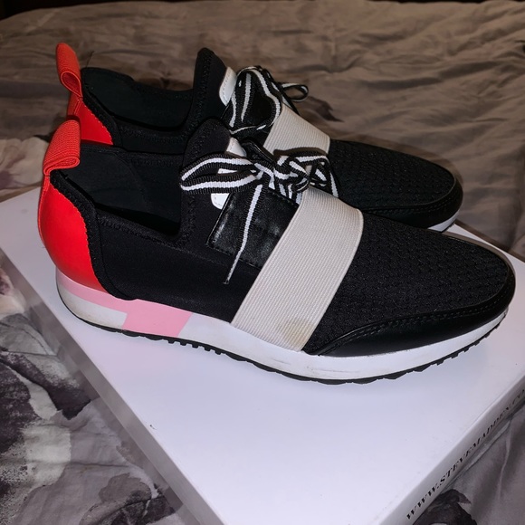 steve madden runners